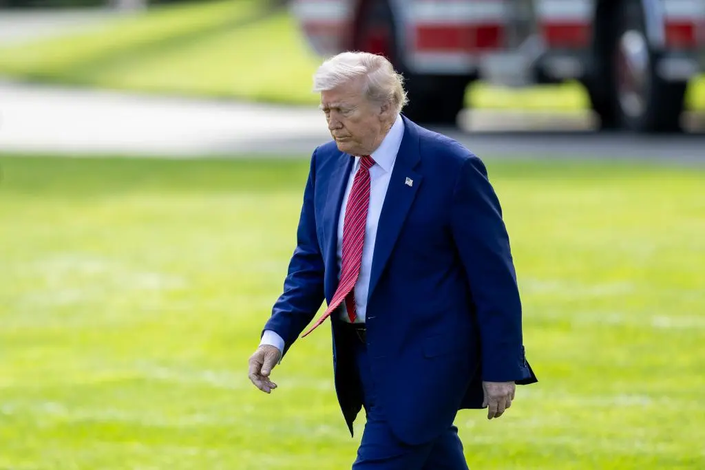 5月23日，在華盛頓白宮，美國總統特朗普走向南草坪準備登機。(新華社)