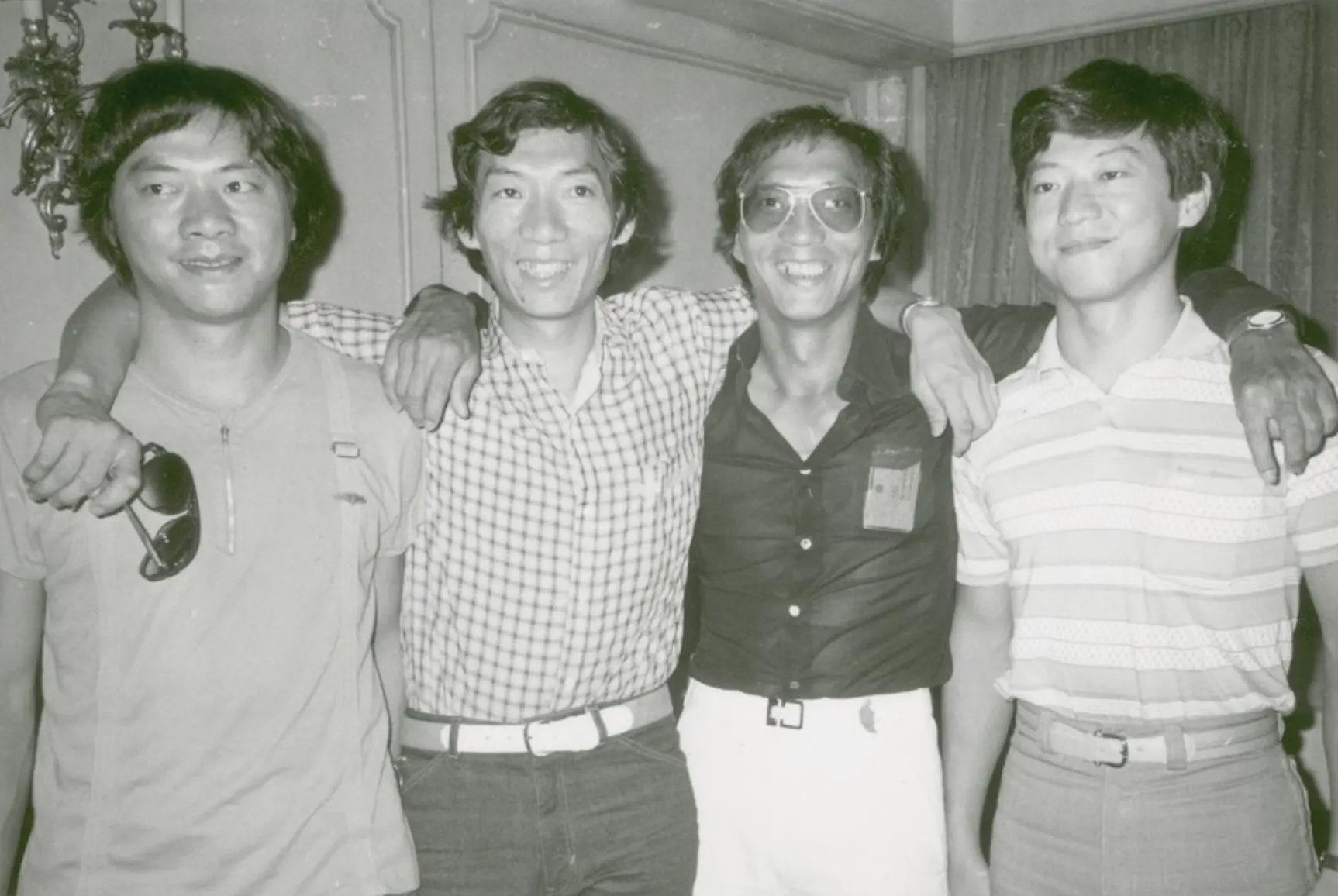 在幕後領域，袁祥仁(左二)的武術指導成就斐然。上世紀60年代末期，他便以助理武術指導身份入行，參與張徹導演的《報仇》《遊俠兒》等經典影片的武術設計工作。(圖：網絡截圖)