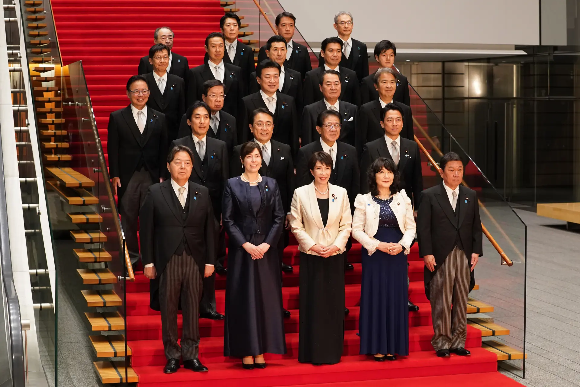 日本右翼高市早苗所領導的自民黨獲得壓倒性的勝利，日本軍事從「本土防衛」轉向西南群島的軍事化，軍事重心從長期以北海道為核心，針對俄羅斯的「北方防衛體系」，轉向西南群島的防衛架構。(圖：新華社)