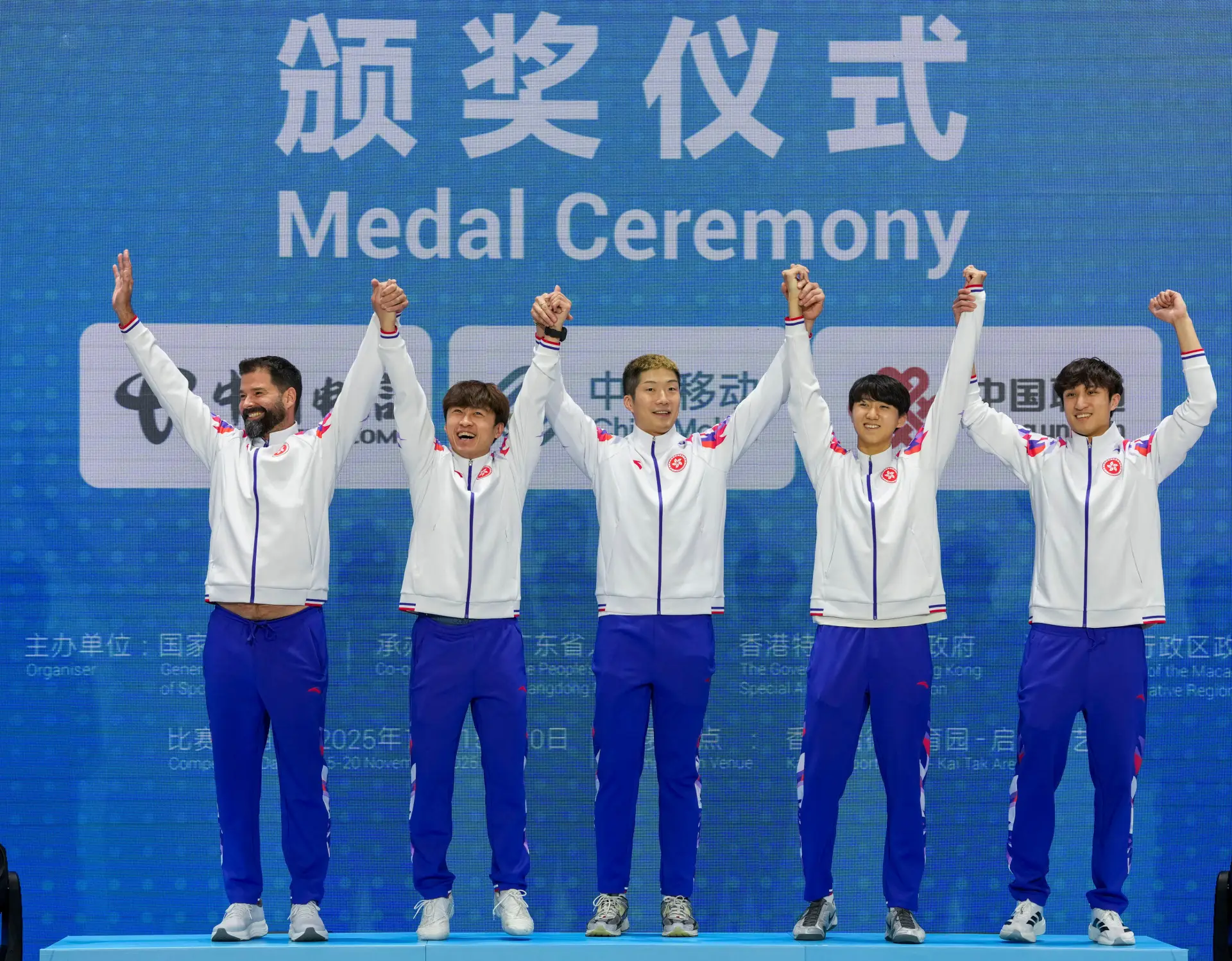 第十五屆全國運動會男子花劍團體決賽在香港啟德體藝館上演巔峰對決。由張家朗、蔡俊彥、梁千雨及吳諾弘組成的香港隊，最終以 45:34 擊敗擁有全運男花個人賽金牌得主許杰的福建隊。(圖：新華社)