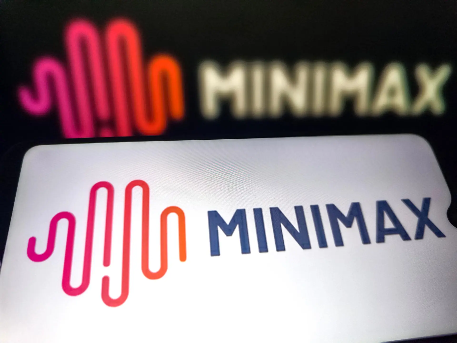 財務數據顯示，公司呈現高增長特徵。截至2025年9月30日止九個月，稀宇科技實現收入5343.7萬元人民幣，較上年同期增長174.7%。公司收入主要來源於AI原生產品及開放平台相關的企業服務兩大板塊。(圖：網絡截圖)