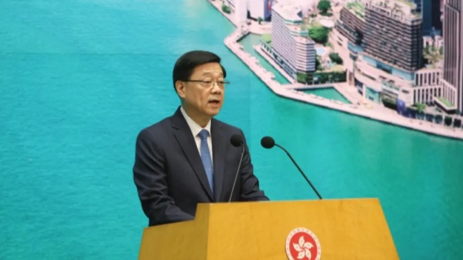 李家超:堅決防範和打擊任何干預抹黑破壞選舉行為的封面圖片