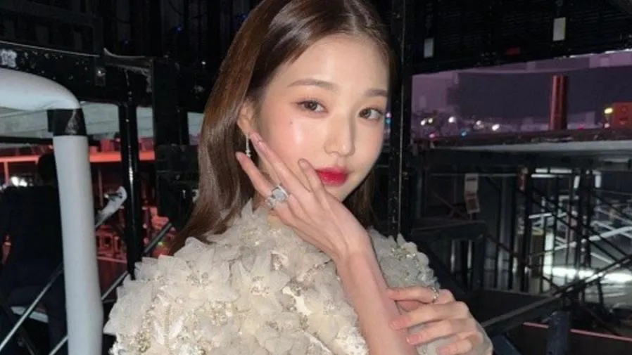韓人氣女團 IVE 張員瑛驚人反差！「人間芭比」竟愛上榴槤的封面圖片