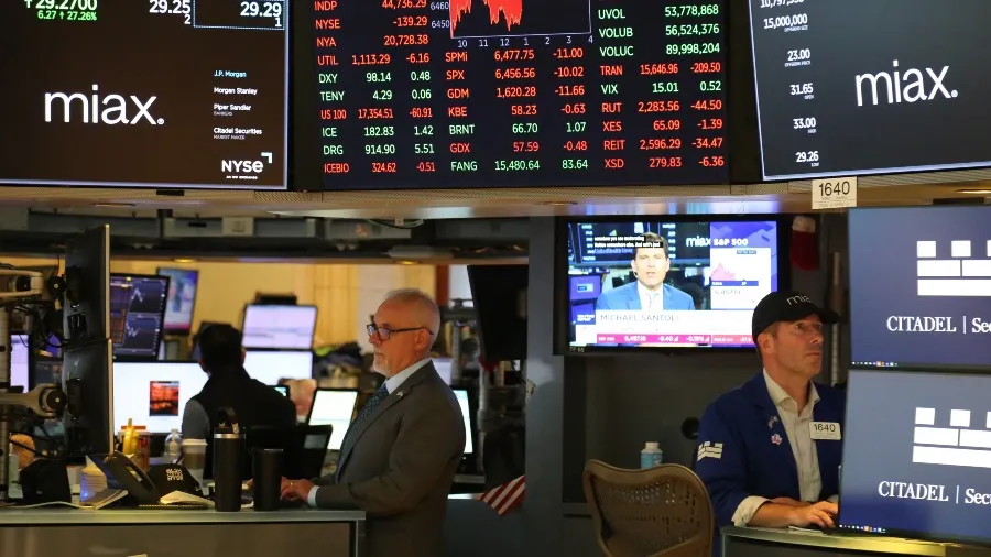 金價年內大漲 50%｜紐約期金升至 3998 美元 市場重估 2025 年降息前景的封面圖片