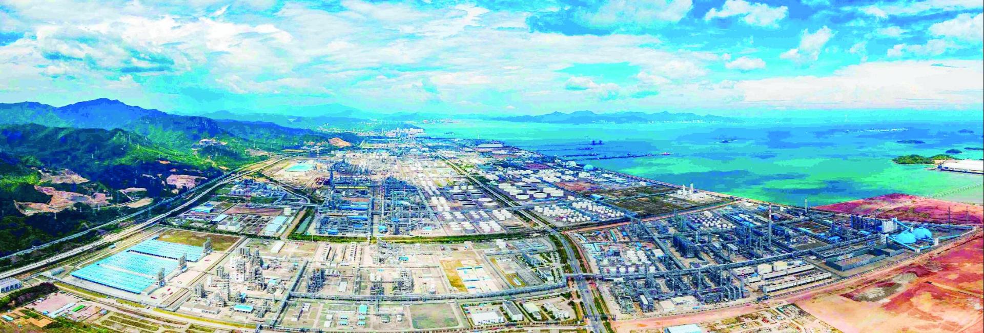綠色石化產業是惠州著力打造的新優勢。這是大亞灣石化區。(惠州日報)