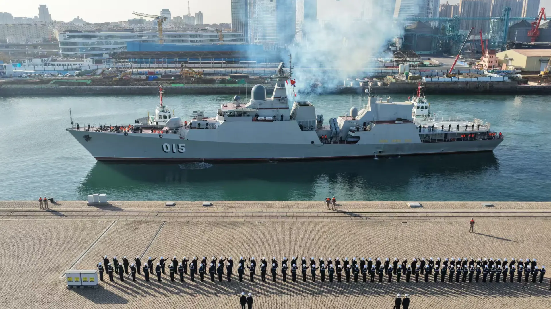 在軍事上，採取戰術常態化的手段。既然美日演習，解放軍亦可將演習抵近化，不尋求衝突但持續推移警戒線，造成對方的戰略疲勞。(圖：新華社)