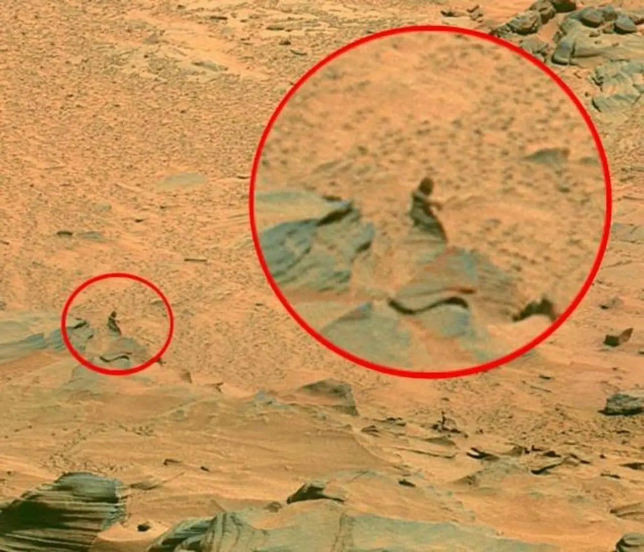 一張NASA 2007年拍攝的火星照片再度爆紅，畫面出現疑似跨步伸手的神秘人形，引發網友瘋猜外星生命與遠古遺跡，最終科學界以空想性錯視（Pareidolia）給出權威解答。（來源：NASA）