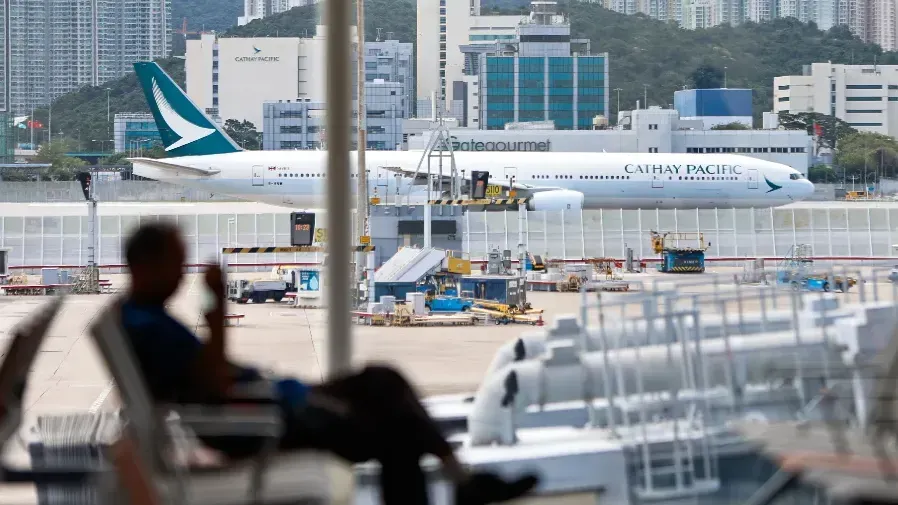 國泰航空債券發行！20.8億港元本地債市，反映投資者對香港航空樞紐前景信心的封面圖片