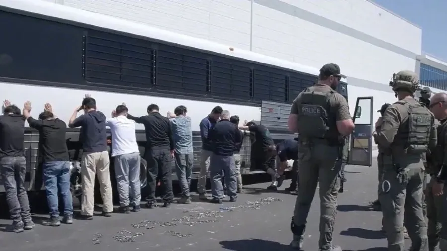 美拘押300多名韓國車廠員工 舔美的哀歌的封面圖片