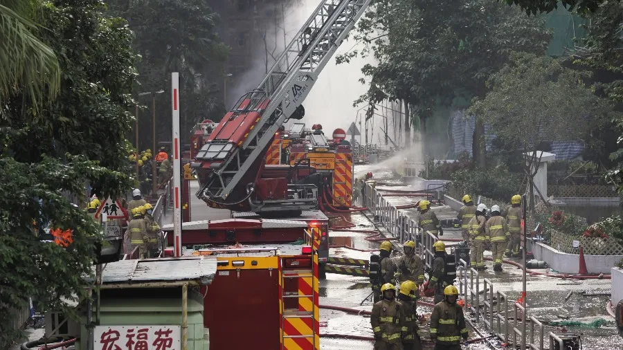 大埔宏福苑火災牽動人心 樂施會取消毅行者轉捐善款 李嘉誠周大福小米騰訊紛紓伸援的封面圖片