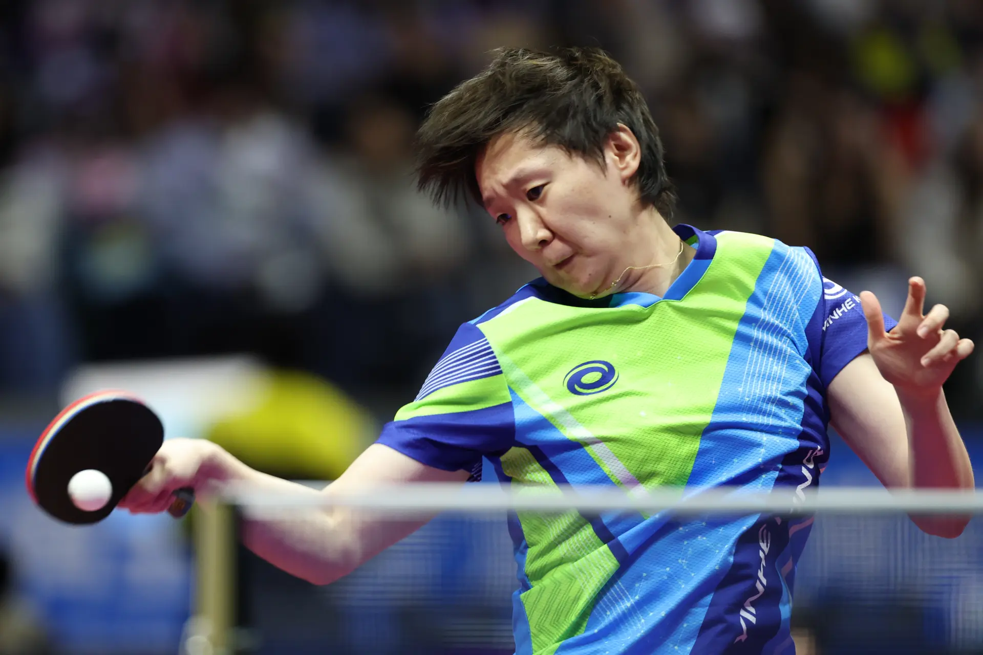 這場被球迷盼了許久的「莎昱大戰」，最終以王曼昱4-2的比分落下帷幕，衛冕冠軍成功守住榮耀，孫穎莎則以亞軍收官。(圖：新華社)