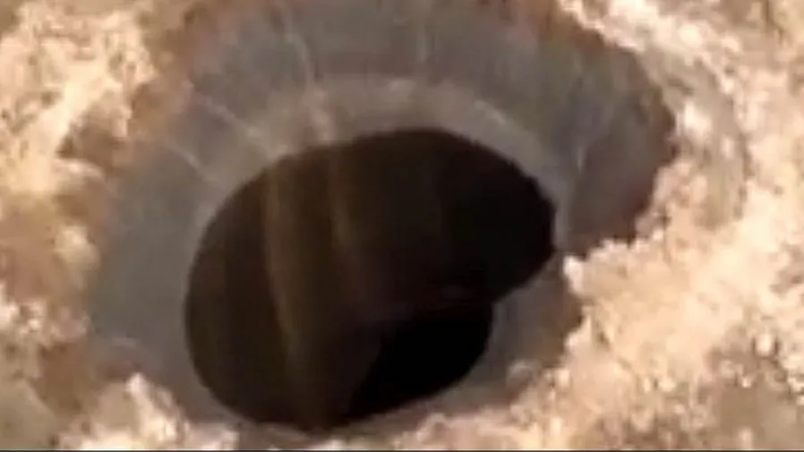 俄羅斯西伯利亞「世界盡頭」突現巨洞,真是全球暖化惹的禍?的封面圖片