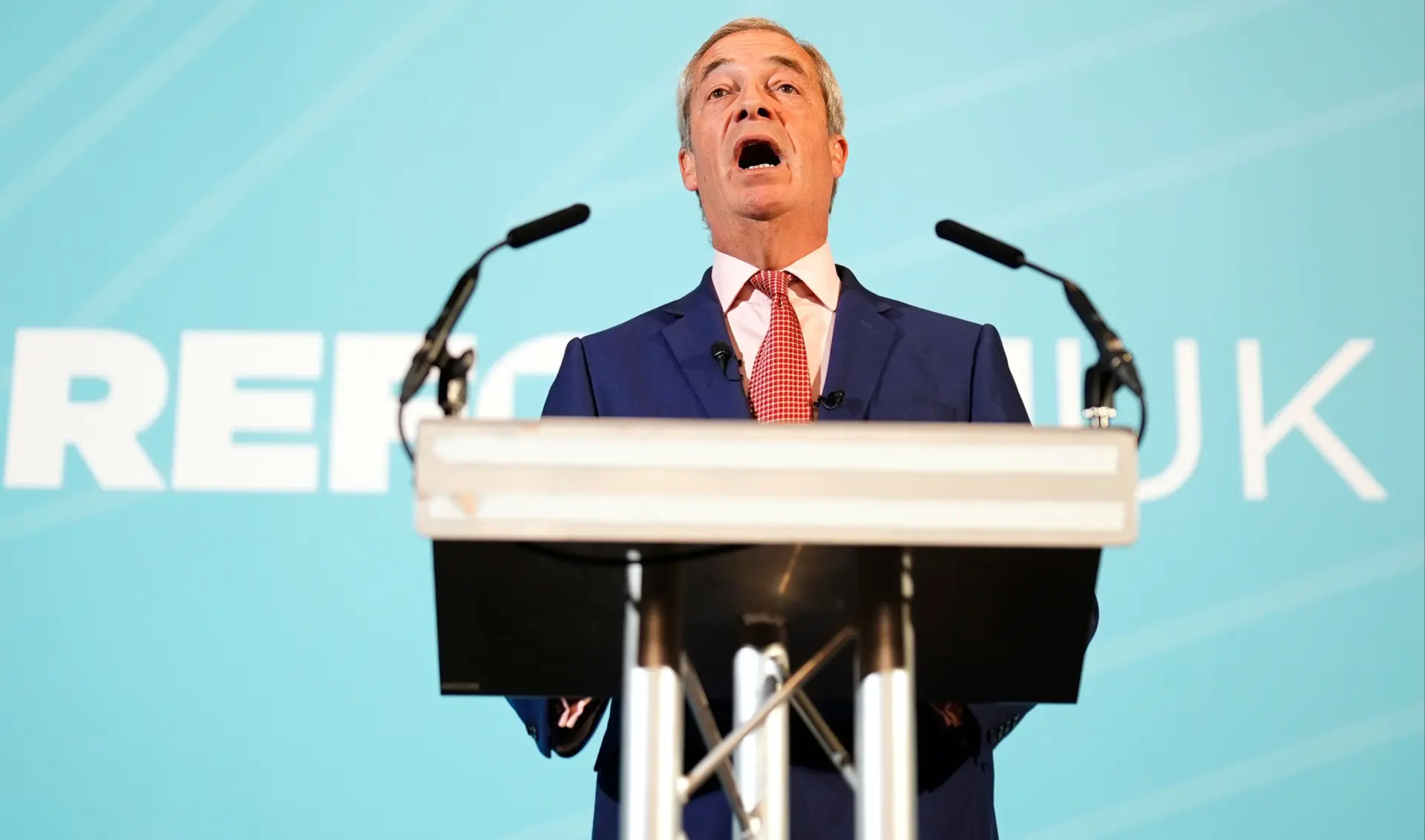 法拉奇揚言一旦改革黨在下屆大選中勝出，將會對已獲得居英權的移民實施一系列嚴格的措施。(圖：網絡翻攝)