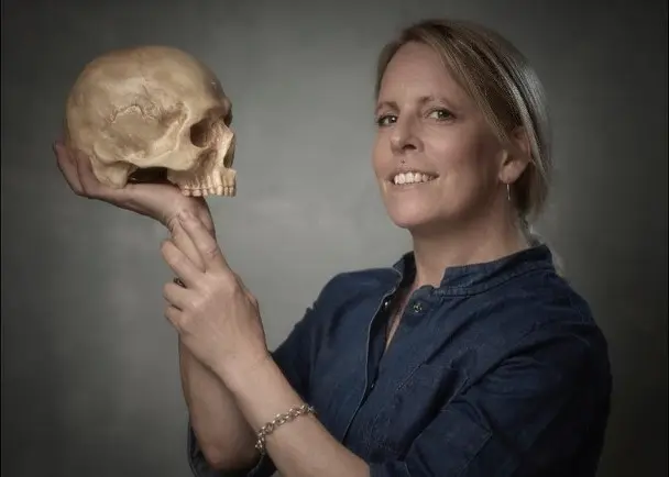 來自英國埃塞克斯郡的美食藝術家哈迪（Sarah Hardy），就自封「恐怖朱古力師」，憑著一手絕活，讓朱古力在銀幕上大放異彩。（來源：網絡）