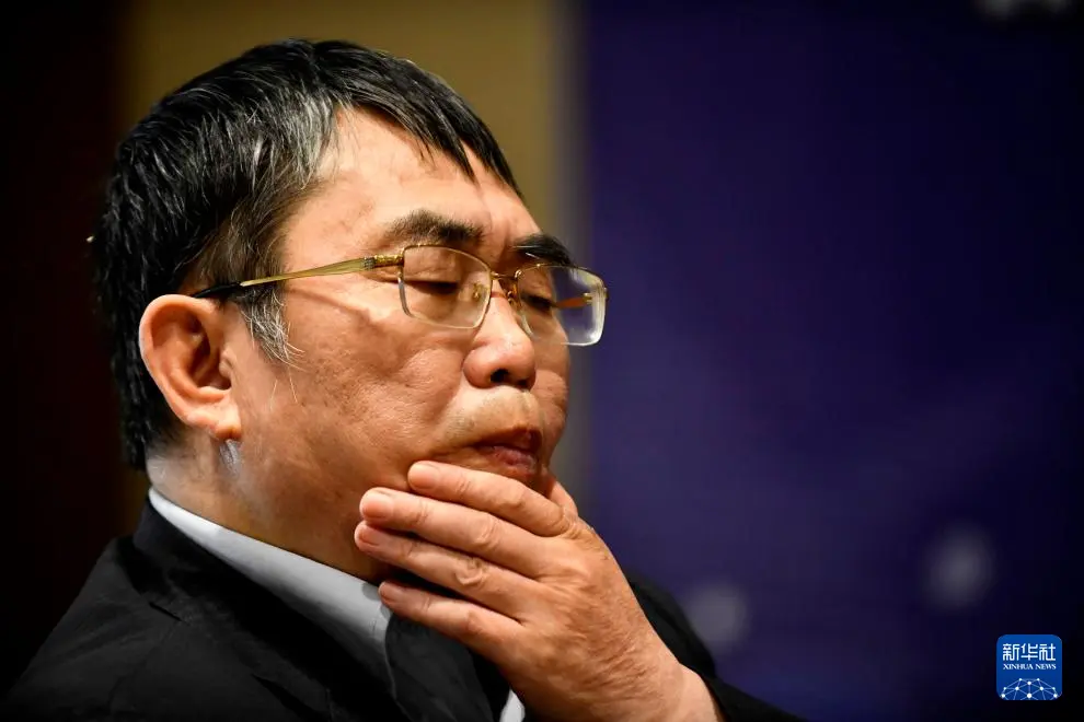 2019年10月23日，中國棋手聶衛平在2019年中韓圍棋國手友誼賽中思考。(新華社)