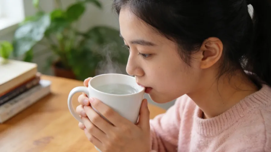 為何晨起喝溫水，能悄悄保護心腦血管？的封面圖片