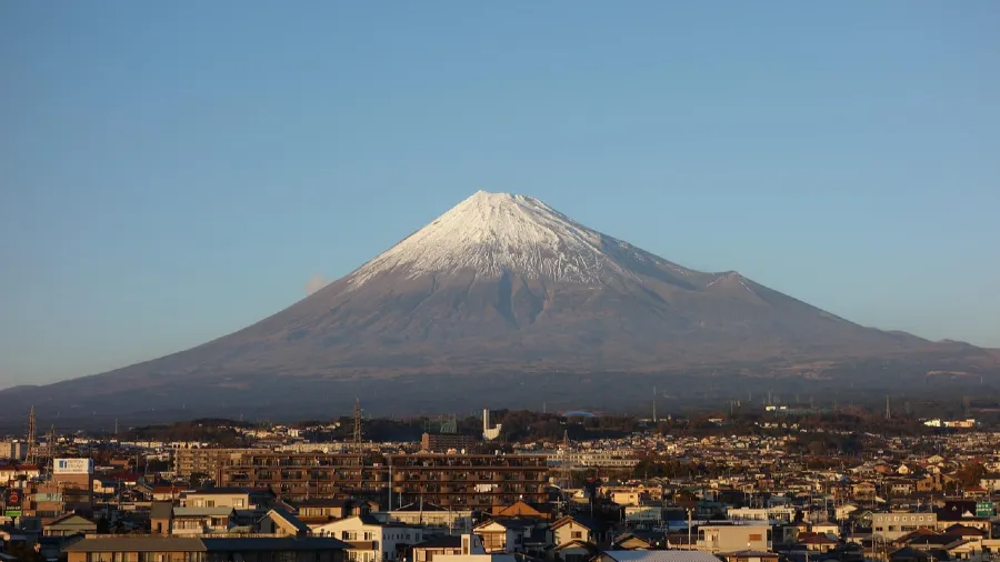 富士山沈睡300年正式甦醒？專家曝關東危機真實風險的封面圖片
