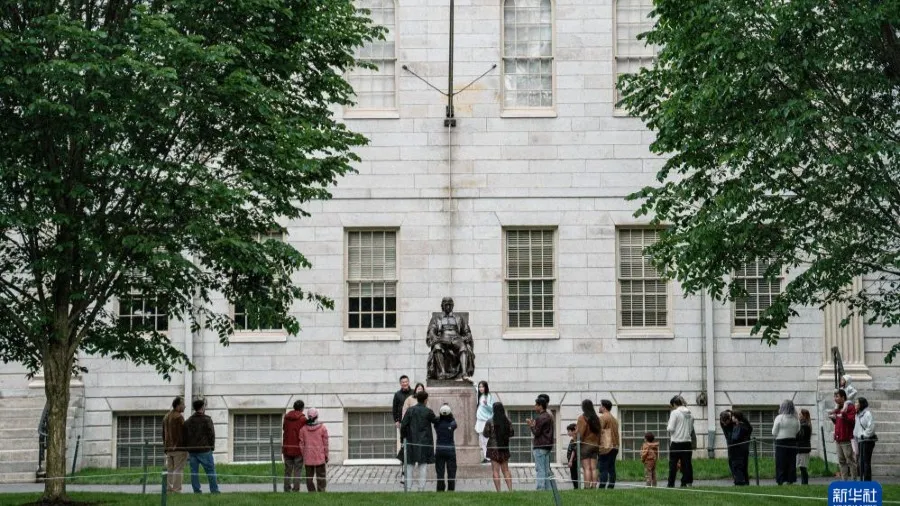 哈佛禁令之亂｜特朗普要求哈佛大學提交所有國際學生名單的封面圖片