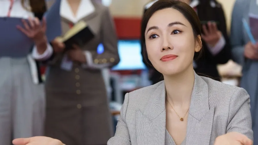 李施嬅《新聞女王2》演技封神，《再見愛人5》卻淚揭情感傷疤，四次手術車崇健未陪的封面圖片