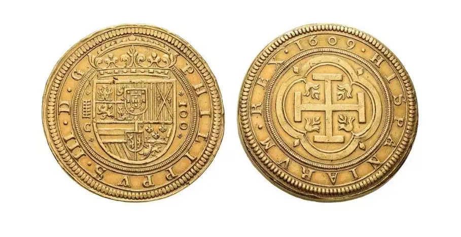 1609 年為西班牙國王菲利浦三世（Philip III）鑄造的百埃斯庫多金幣，在瑞士拍賣會以 281 萬 7500 瑞士法郎成交，打破歐洲紀錄，其源自美洲金礦，歷經數世紀輾轉，成為皇室尊貴象徵。（來源：X）
