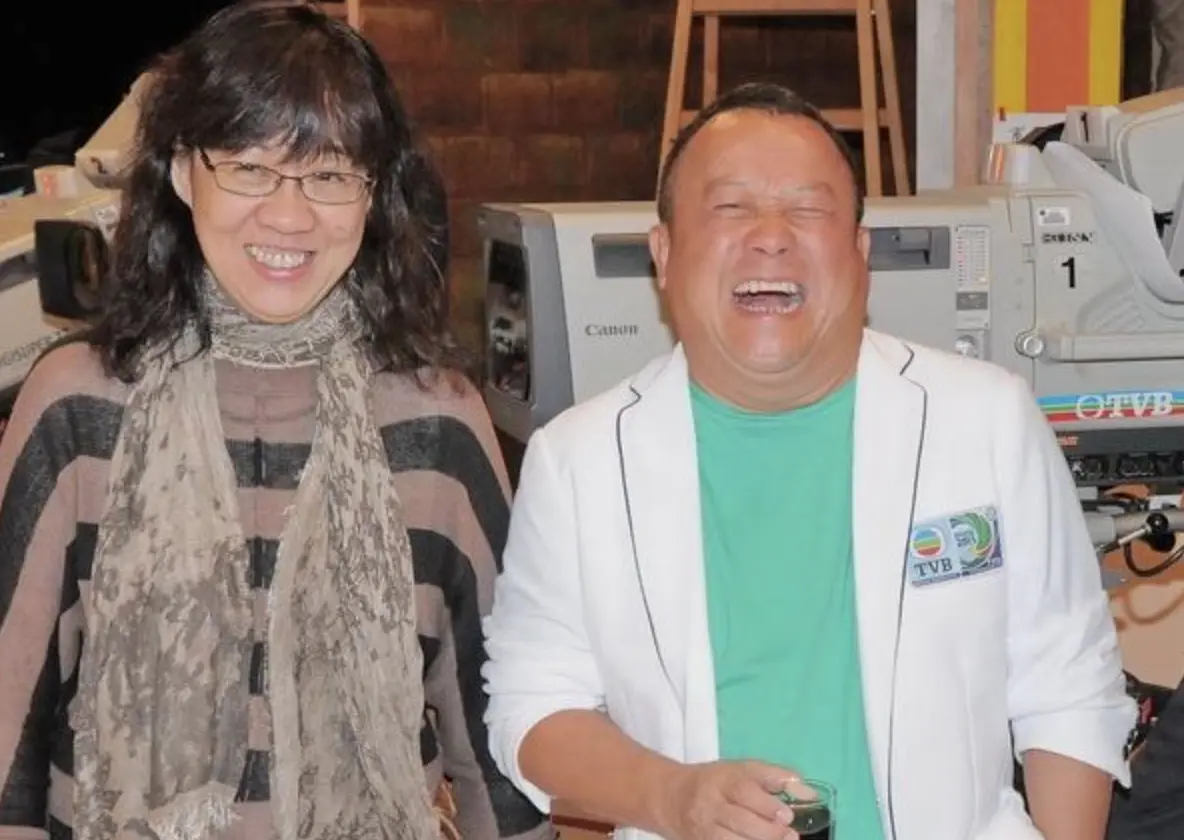 陳百祥的爆料將曾志偉與余詠珊的恩怨再次拉回公眾視線。曾志偉與余詠珊的矛盾源於東方魅力時期 。當時，余詠珊在曾志偉手下工作，然而進入 TVB 後，余詠珊擔任高層，不再聽從曾志偉的指令 。(圖：網絡截圖)