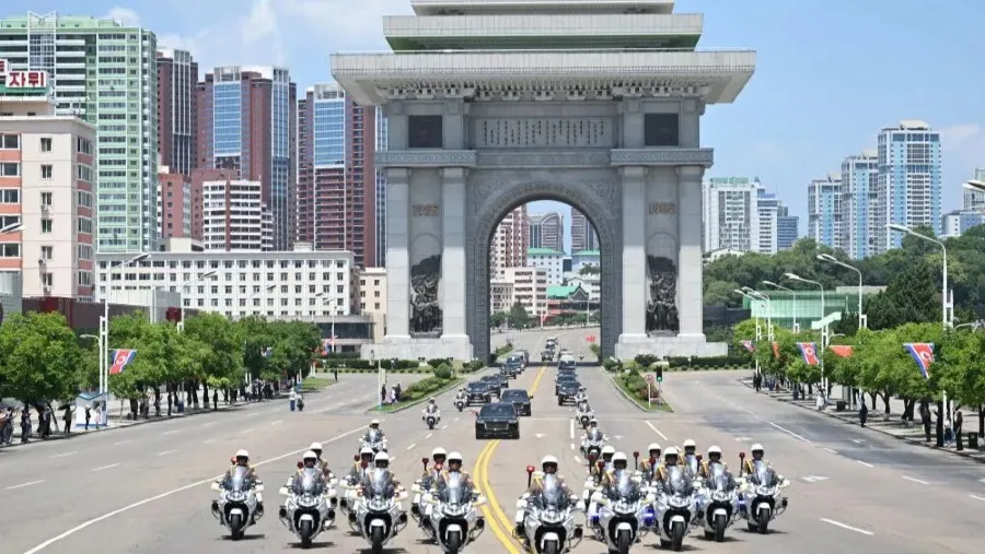 習近平睽違7年訪朝：金正恩平壤金日成廣場舉行盛大歡迎儀式的封面圖片