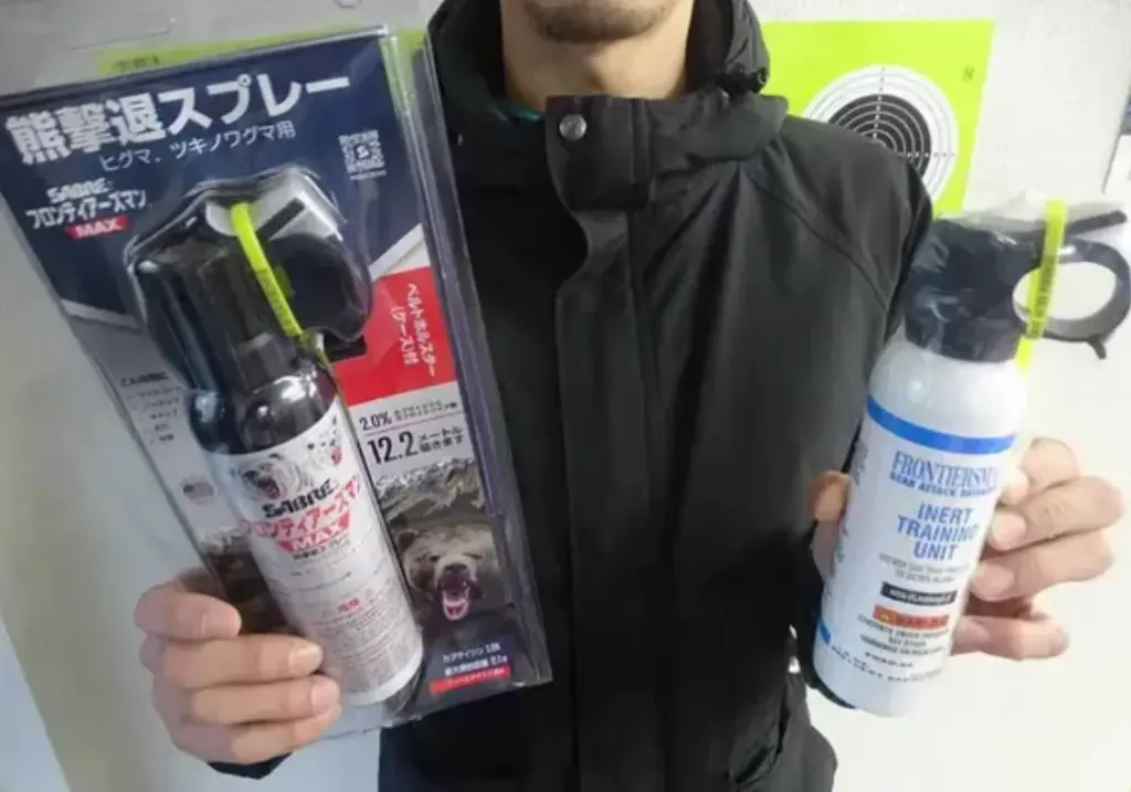 日本名古屋流町郵局發生防熊噴霧外洩意外，刺鼻氣體造成8名民眾身體不適，5人緊急送醫。22歲越籍男子黃奈維遭逮，供稱不慎誤壓噴霧開關，警方正深入調查。（示意圖來源：網絡）