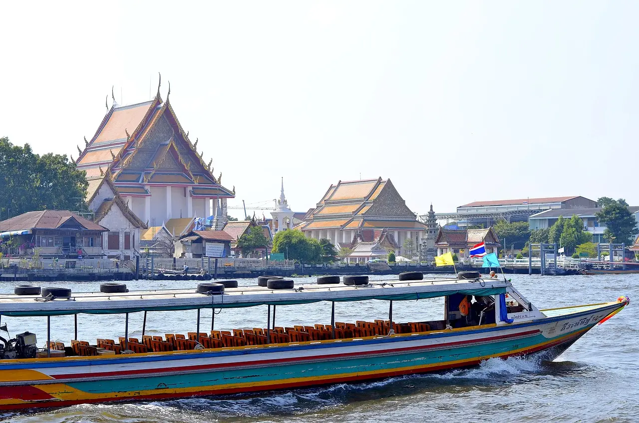 泰國規劃2027年第1季實施外籍旅客450泰銖入境費，另研議1000泰銖空運離境稅，採公眾諮詢機制，多數民眾支持，新政將大幅改變赴泰旅遊成本。（示意圖來源：pixabay）