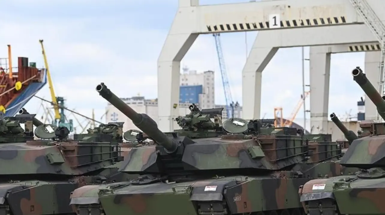 在特朗普第一屆政府期間，美國批准了近200億美元的對台軍售，其中大部分用於F-16戰鬥機和「艾布拉姆斯」坦克等。資料圖片