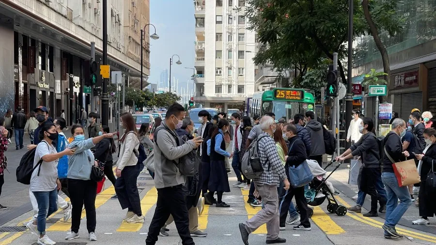 香港超級富豪突破1.7萬 每442人就有一個擁逾2.3億身家 全球排名第六的封面圖片