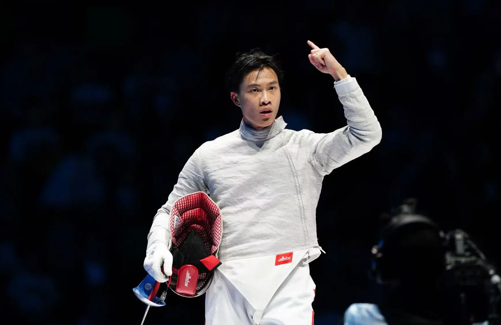 何思朗透露，此前在國際賽場的表現未如理想，今次全運奪牌讓他確信「有啲嘢係做啱咗」。對於未來，他將目標瞄準團體賽，希望能與隊友攜手奪金，好好慶祝這份榮耀。(圖：網絡截圖)