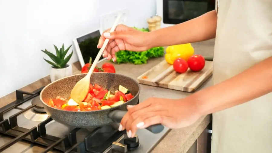 想讓免疫力強壯，光靠蔬菜不夠，還要蛋白質來當原料。