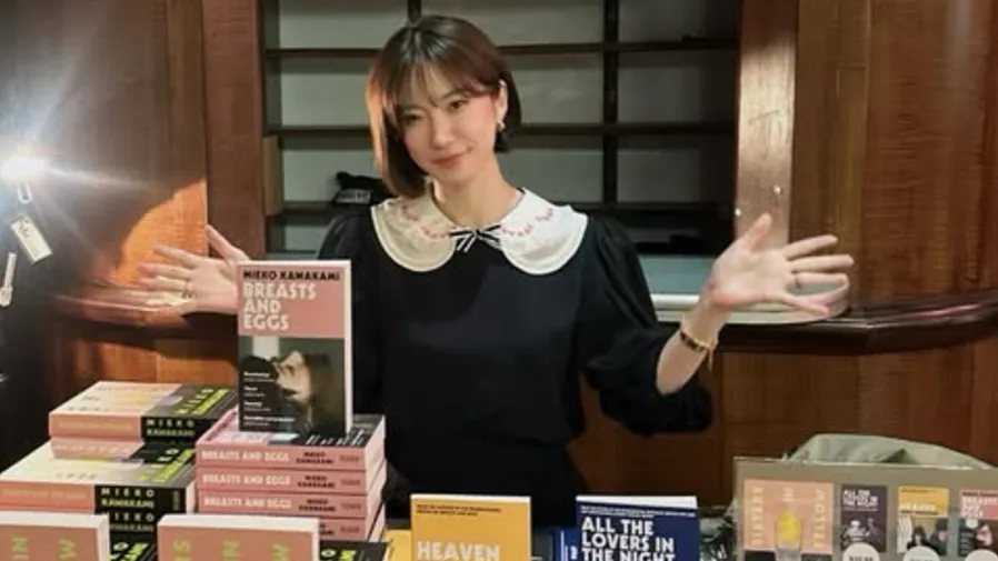 日本文壇才女滿50歲，自拍膚態宛如二十歲少女引爆全網熱議的封面圖片