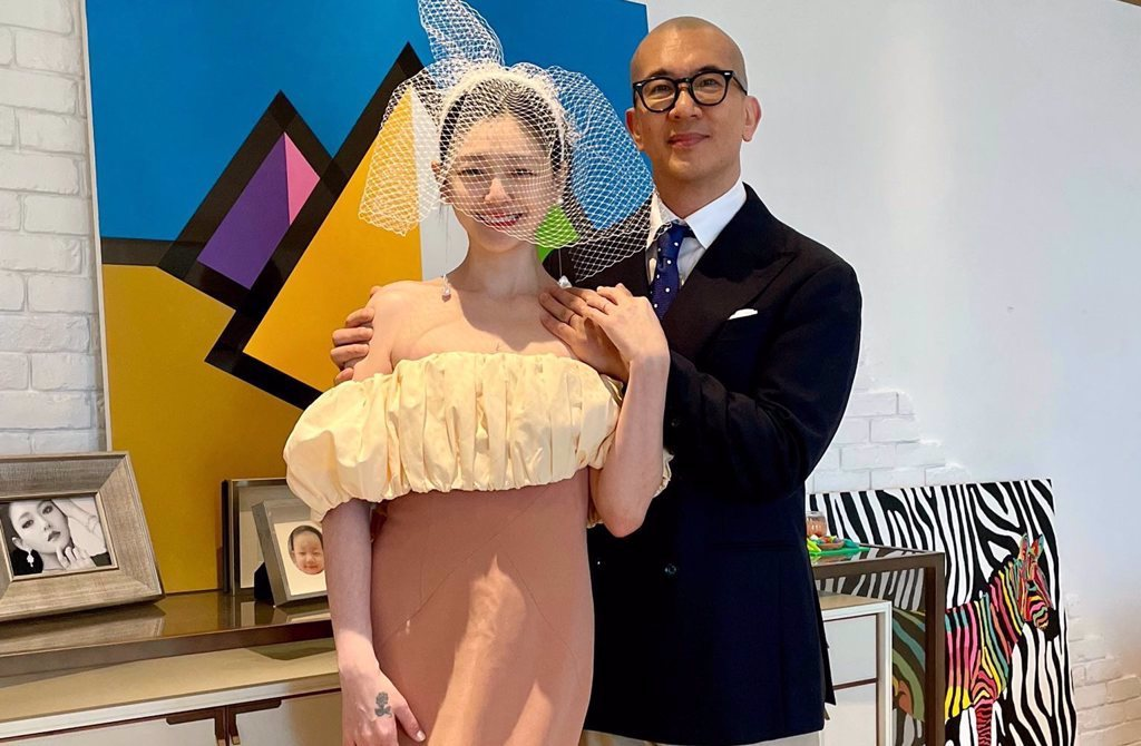 大 S 離世五月餘，金寶山驚見具俊曄身影，靜坐大S墓前的樣子讓人動容！ （來源：@網絡）