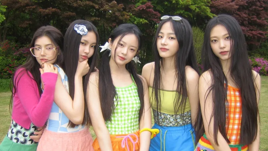 NewJeans全員回歸ADOR！差別待遇引熱議，HYBE股價應聲大漲，6000億罰款風險解除？的封面圖片