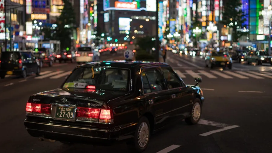日本計程車業逆齡翻身？年輕司機收入狂甩同齡百萬日圓的封面圖片