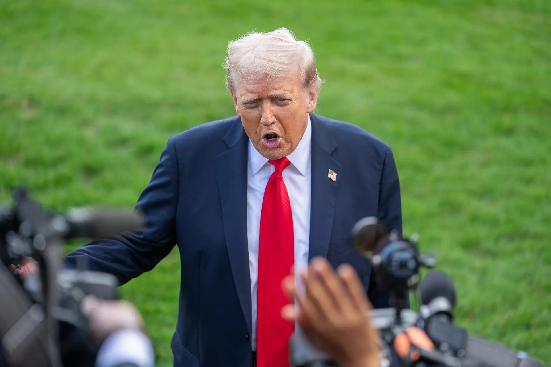 9月11日，在美國首都華盛頓白宮，美國總統特朗普回答記者提問。(新華社)