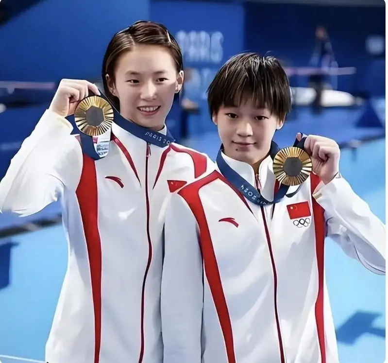 跳水 「天才少女」全紅嬋（右）被網暴，其奧運會奪金搭檔陳芋汐也被捲入風暴。（新華社）