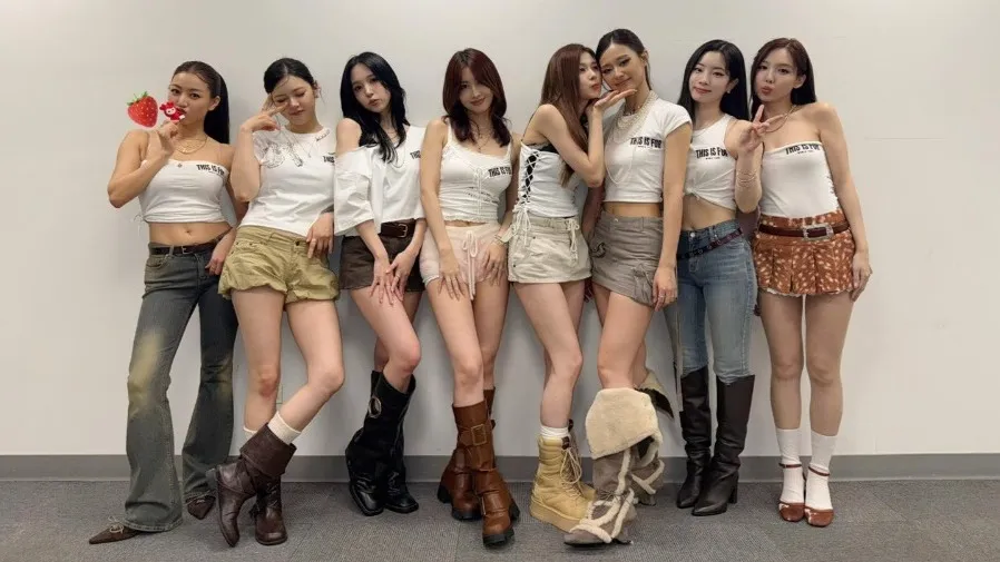 TWICE《THIS IS FOR》香港巡演｜周末啟德開騷全攻略｜入場時間/閘口路線/交通安排/違禁品一覽的封面圖片