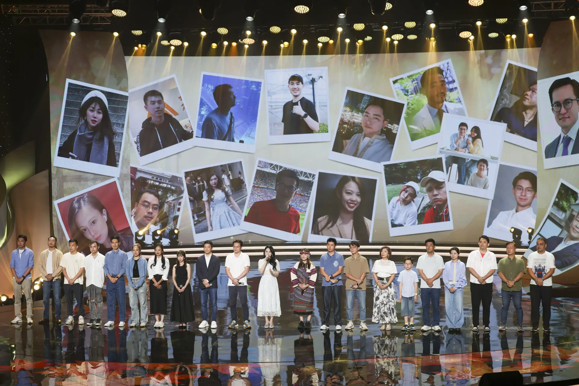 2025《海峽兩岸青年匯》吸引超2,000位台灣青年參與，和平解決兩岸問題，依然是所有中國人共同的願望。(新華社)