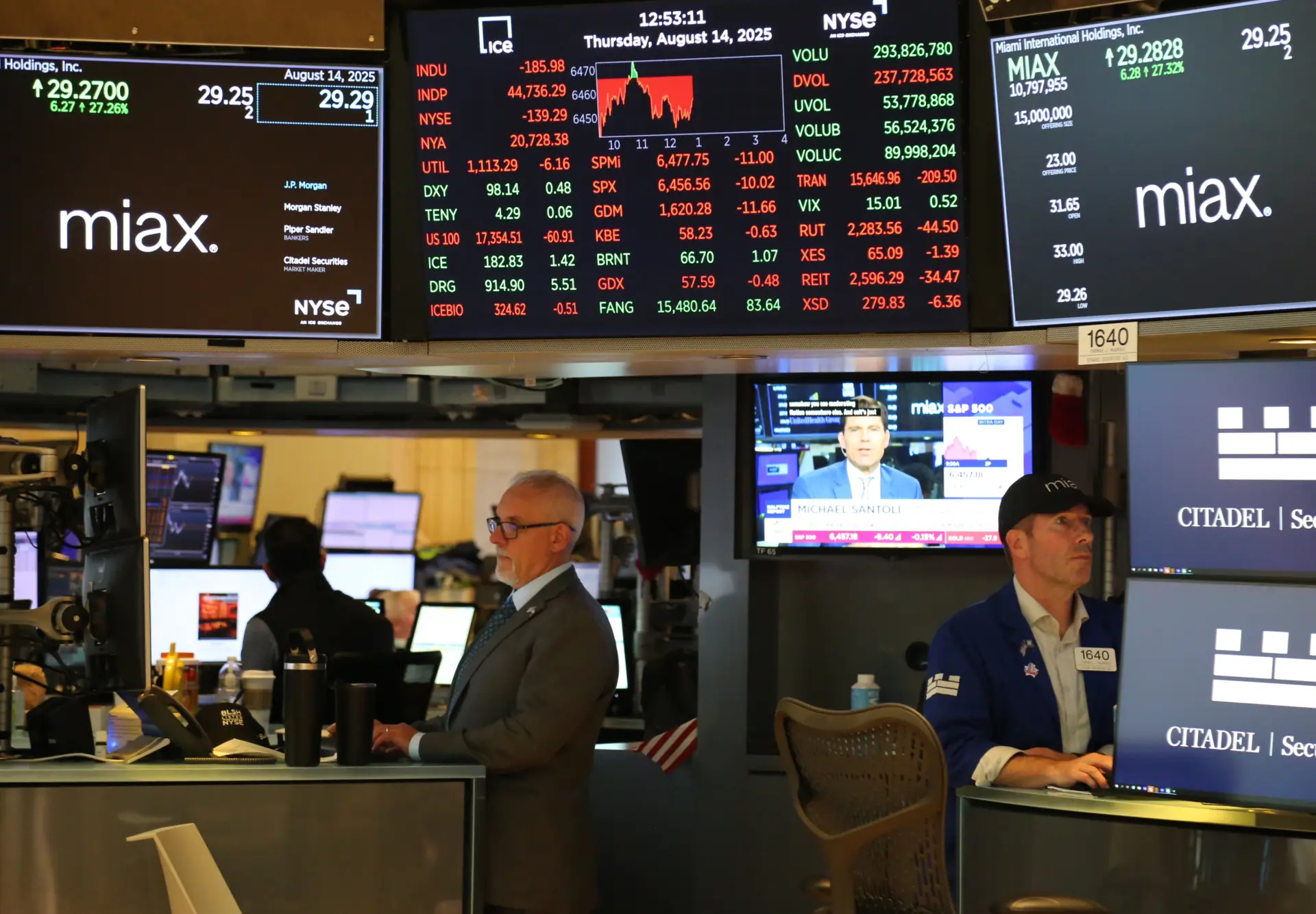 GQG Research 也警告，本輪 AI 熱潮的影響規模可能超過網路泡沫，且大多數現任基金經理並未經歷過當年的崩盤風險。(圖：新華社)