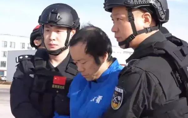 中國公安部發布消息，確認在柬埔寨相關部門配合下，成功將「中國籍重大跨境賭詐犯罪集團頭目陳志」押解回國(央視)