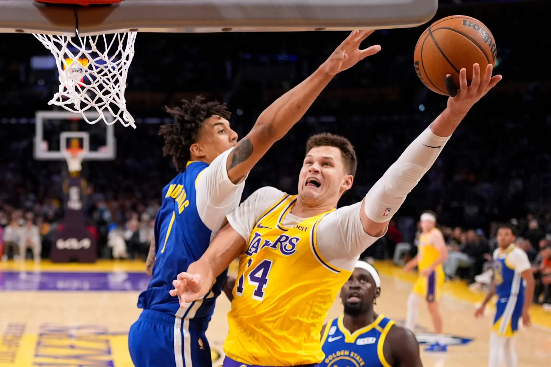 凱斯勒本場單場完成10次灌籃，是自2003年奧尼爾（Shaquille O’Neal）以來，首位在單場比賽中完成十次灌籃的湖人球員，同時也是近三十年來NBA賽季揭幕戰的單場最高扣籃數。(圖：網絡截圖)
