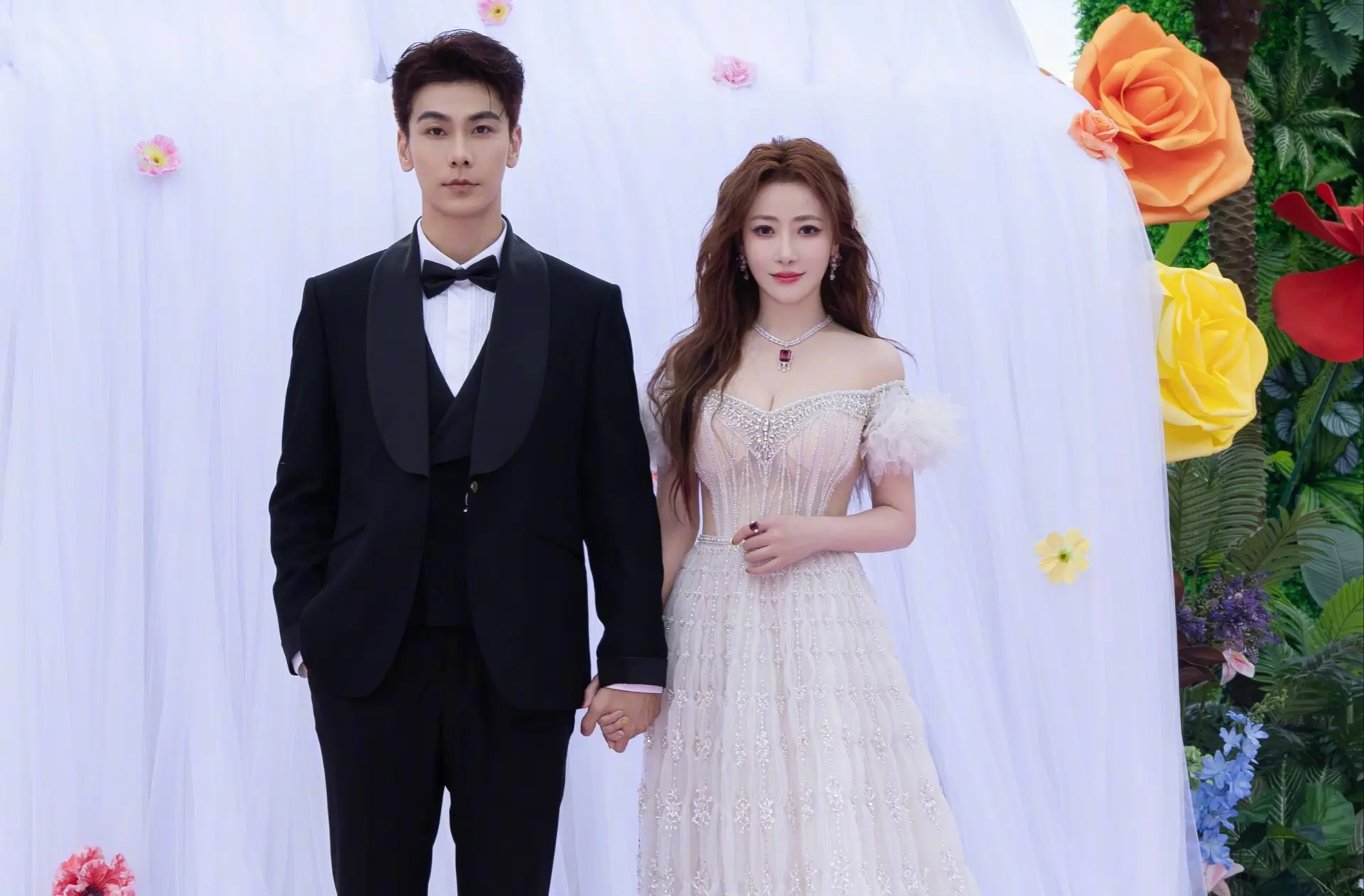 在這段艱難的歷程中，丈夫戴向宇的陪伴成為了陳紫函最大的精神支柱。(陳紫函官方微博截圖)