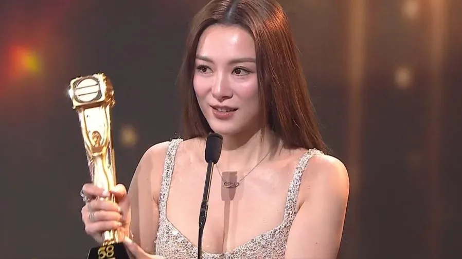 萬千星輝頒獎禮 2025｜王敏奕憑《新聞女王 2》奪女配 台上激動落淚多謝老爺曾志偉的封面圖片