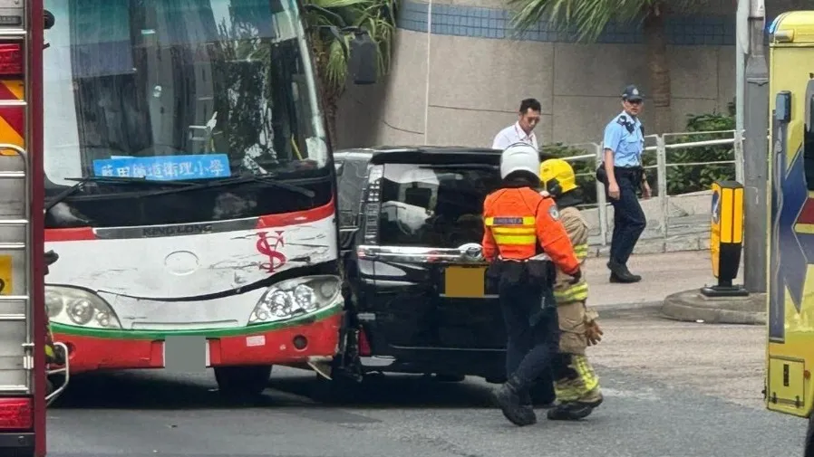 藍田德田街交通意外｜七人車逆線撞校巴 學童經太平門脫困無人受傷的封面圖片