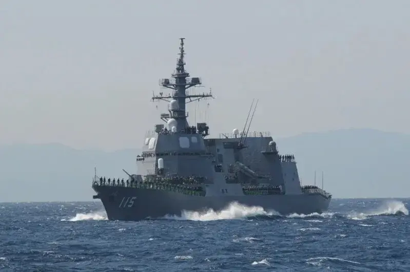圖為日本海上自衛隊護衛艦「秋月號」2025年2月上旬首次單獨通過台灣海峽。（日本海上自衛隊官網）