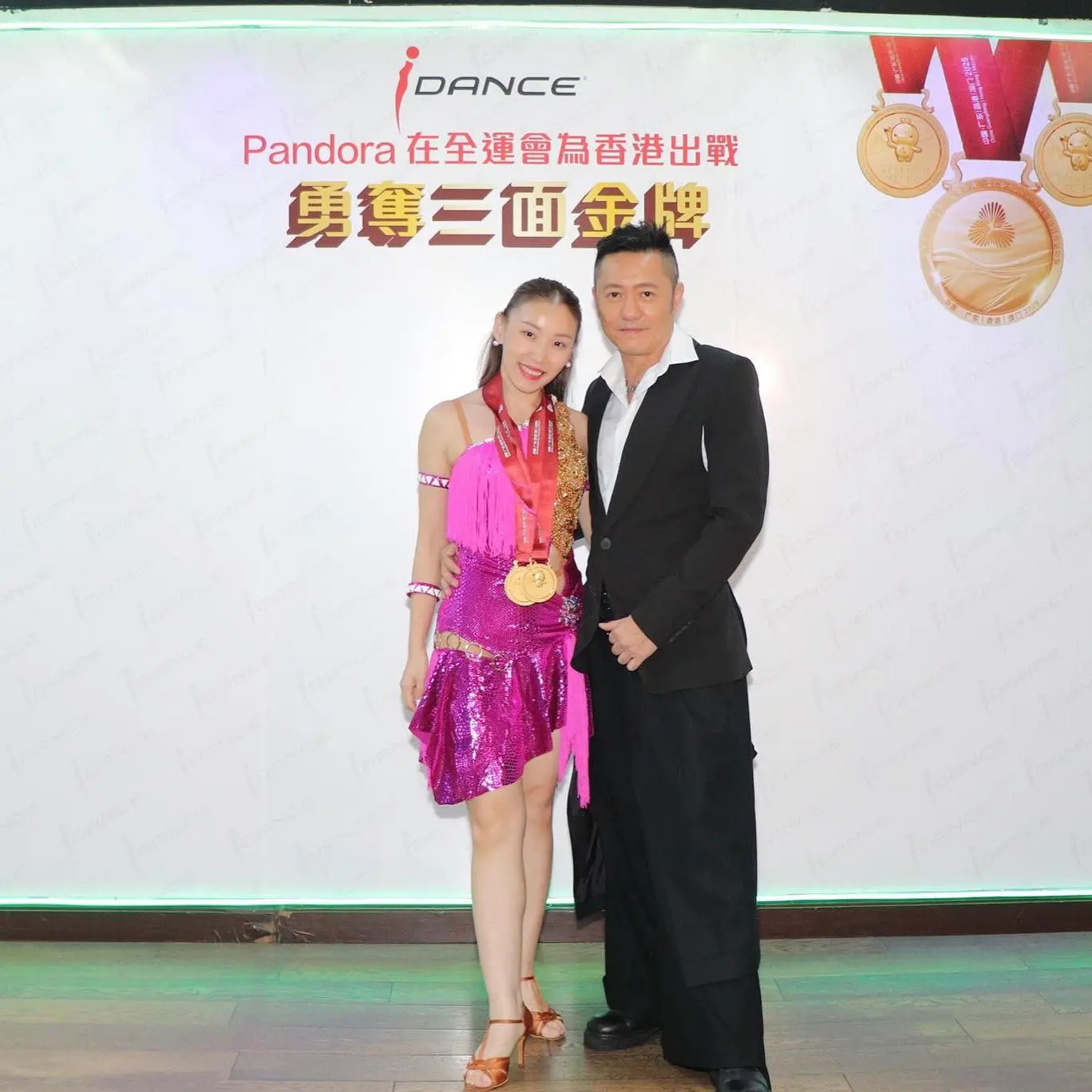 值得注意的是，事件曝光前，蘇志威剛於日前為 iDance 旗下拉丁舞導師蔡芷欣舉行祝捷儀式。蔡芷欣在全運會輪椅混合賽中奪得三面金牌。(圖：蘇志威Soboss@FB)