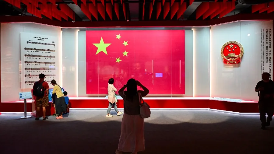 背靠祖國 聯通世界：香港作為大灣區戰略防火牆與法治樞紐的核心使命的封面圖片