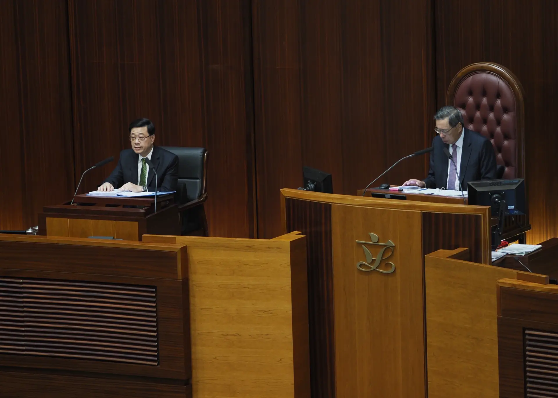 2025年《施政報告》是一份具有高度戰略性、系統性與可操作性的藍圖。(新華社)